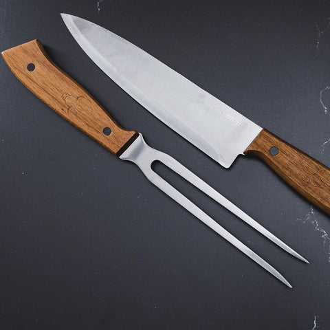 Set de cuchillo y tenedor parrillero con mangos de madera, ideal para asado
